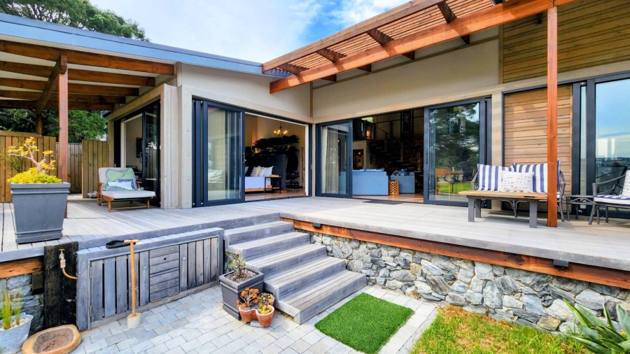 3 Bedroom Property for Sale in Brenton On Lake Western Cape